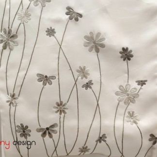 White organza silk scarf hand-embroidered with daisy 35*200 cm